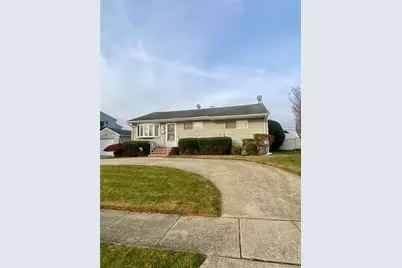 816 Anderson Avenue, Franklin Square, NY 11010 - Photo 2