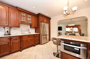 80-46 212th St, Hollis, NY 11427 - Photo 16