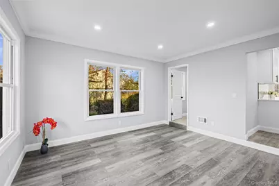 4 Somerset Road N, Amityville, NY 11701 - Photo 14