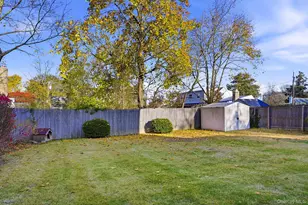 135 E 25th St, Huntington Station, NY 11746 - Photo 28