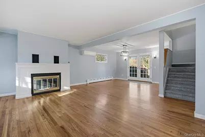 135 E 25th Street, Huntington Station, NY 11746 - Photo 6