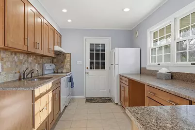 135 E 25th Street, Huntington Station, NY 11746 - Photo 14