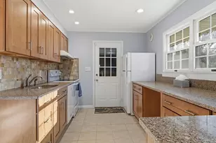 135 E 25th St, Huntington Station, NY 11746 - Photo 14