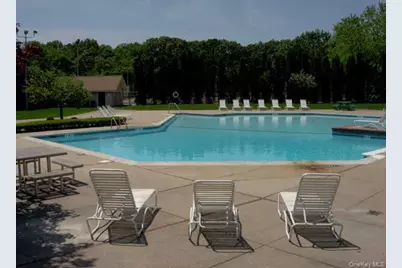 3 Laramie Court #L3, Coram, NY 11727 - Photo 4