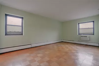 100 Diplomat Drive #8M, Mount Kisco, NY 10549 - Photo 4