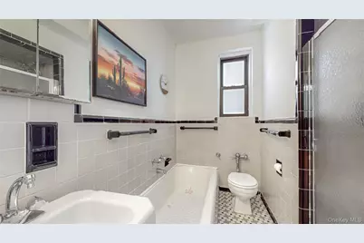 69-40 Yellowstone Boulevard #407, Forest Hills, NY 11375 - Photo 18