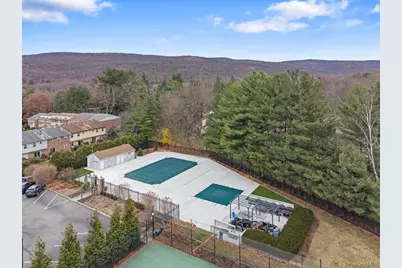 482 Iroquois Court, Suffern, NY 10901 - Photo 6