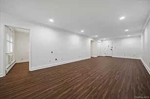 25 Chapel Pl, Great Neck, NY 11021 - Photo 6