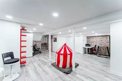 575 Cornwell Avenue, Malverne, NY 11565 - Photo 14