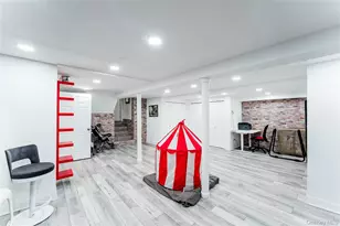 575 Cornwell Ave, Malverne, NY 11565 - Photo 14