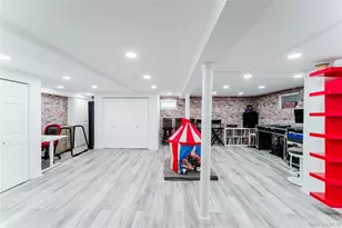 575 Cornwell Ave, Malverne, NY 11565 - Photo 16