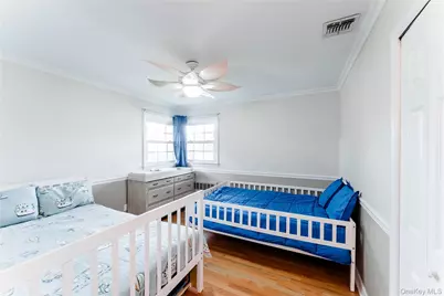 575 Cornwell Avenue, Malverne, NY 11565 - Photo 18