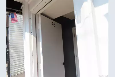 45 Deer Park Avenue #2nd fl, Babylon, NY 11702 - Photo 2