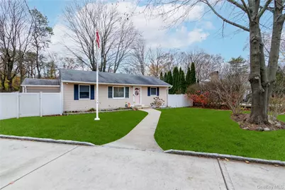 21 Wabil Road, Miller Place, NY 11764 - Photo 2