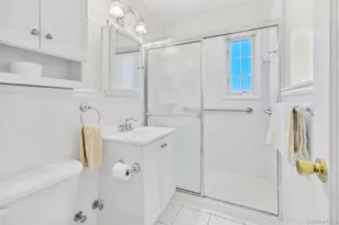 425 W Main St, Huntington, NY 11743 - Photo 10