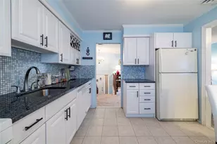 68 Lincoln Ave, Island Park, NY 11558 - Photo 4