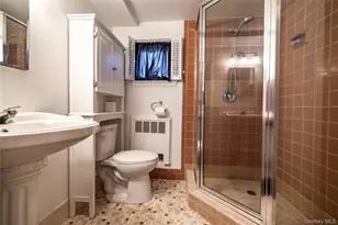 68 Lincoln Ave, Island Park, NY 11558 - Photo 18