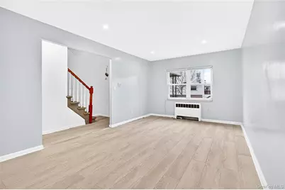 1304 Hobart Avenue, Bronx, NY 10461 - Photo 10
