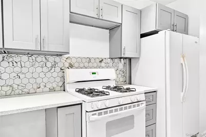 1304 Hobart Avenue, Bronx, NY 10461 - Photo 28