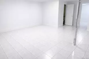 23-10 Waters Edge Dr, Bayside, NY 11360 - Photo 12