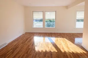 23-10 Waters Edge Dr, Bayside, NY 11360 - Photo 16
