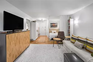 30 Pearsall Ave, Glen Cove, NY 11542 - Photo 4