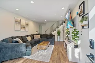 412 Clubhouse Ct, Coram, NY 11727 - Photo 2