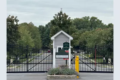 100 Hillside Drive #F5, Middletown, NY 10941 - Photo 1