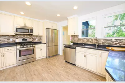 15 Ranger Place, New Rochelle, NY 10804 - Photo 12