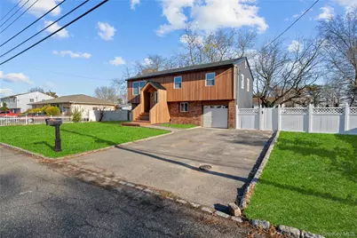 61 Lincoln Avenue, Deer Park, NY 11729 - Photo 6