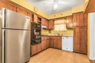 1070 Mahopac Rd, West Hempstead, NY 11552 - Photo 8