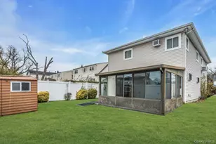 1070 Mahopac Rd, West Hempstead, NY 11552 - Photo 24