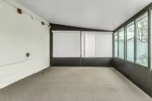 1070 Mahopac Rd, West Hempstead, NY 11552 - Photo 22