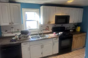 35 William St, Roosevelt, NY 11575 - Photo 4