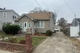 35 William St, Roosevelt, NY 11575 - Photo 2