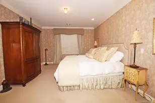 677 Balfour Pl, Melville, NY 11747 - Photo 8