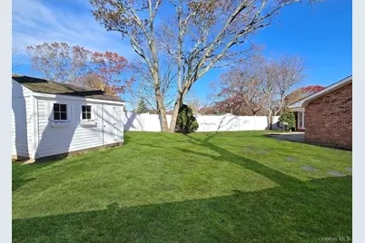 11 Hill Street, Ronkonkoma, NY 11779 - Photo 20