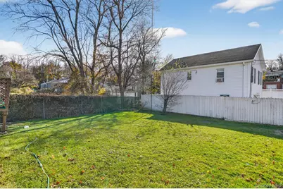 8 Robbins Avenue, Elmsford, NY 10523 - Photo 38