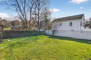 8 Robbins Ave, Elmsford, NY 10523 - Photo 38