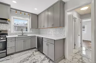 8 Robbins Ave, Elmsford, NY 10523 - Photo 14