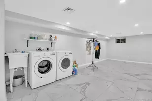 858 Prescott St, Valley Stream, NY 11580 - Photo 36