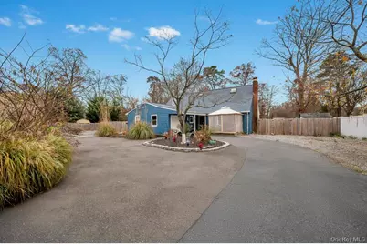 154 Woodland Avenue, Central Islip, NY 11722 - Photo 2