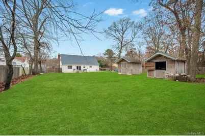 154 Woodland Avenue, Central Islip, NY 11722 - Photo 30