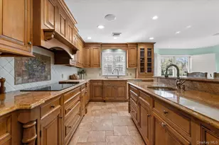 6 Maureen Dr, Mount Sinai, NY 11766 - Photo 6