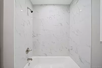 34 Hilliard Avenue, Central Islip, NY 11722 - Photo 28