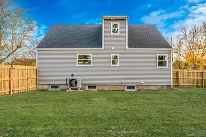 34 Hilliard Avenue, Central Islip, NY 11722 - Photo 10