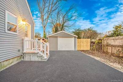 34 Hilliard Avenue, Central Islip, NY 11722 - Photo 6