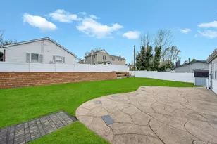 2 Tulip Grove Dr, Lake Grove, NY 11755 - Photo 10