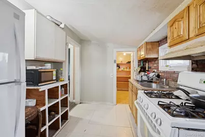 13 Academy Street, Patchogue, NY 11772 - Photo 6