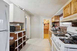 13 Academy St, Patchogue, NY 11772 - Photo 6